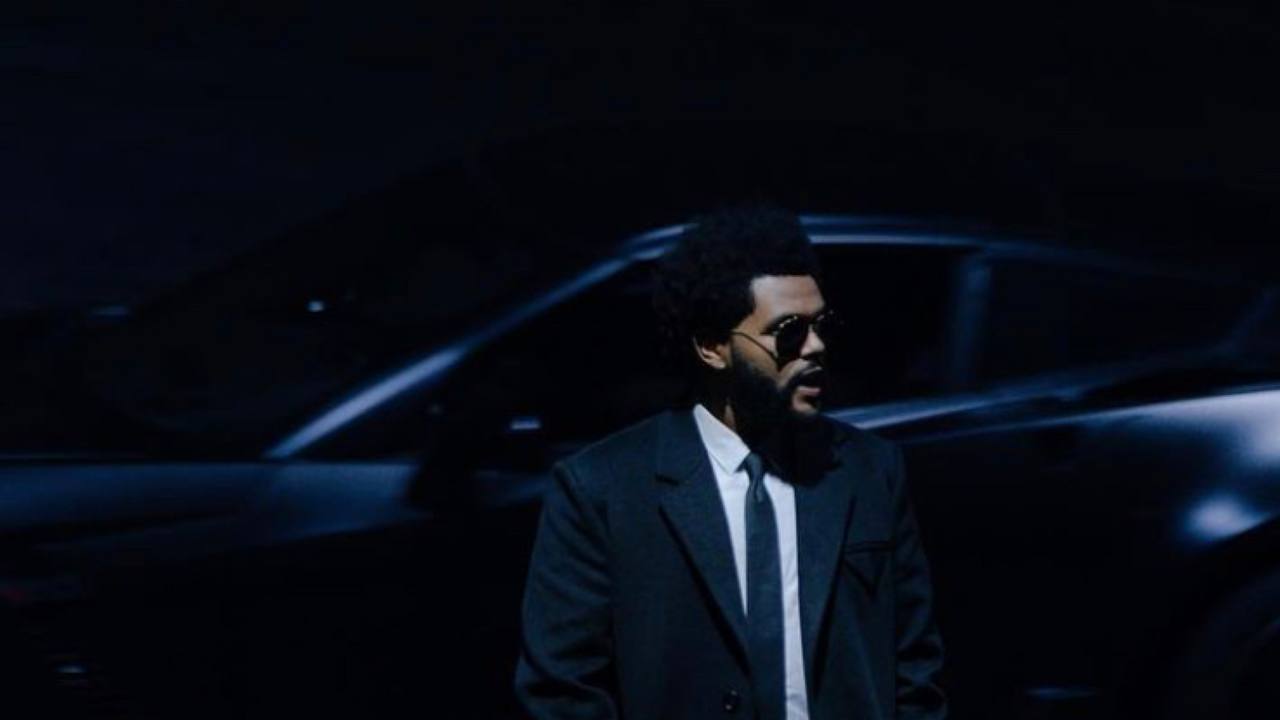The Weeknd vor Auto
