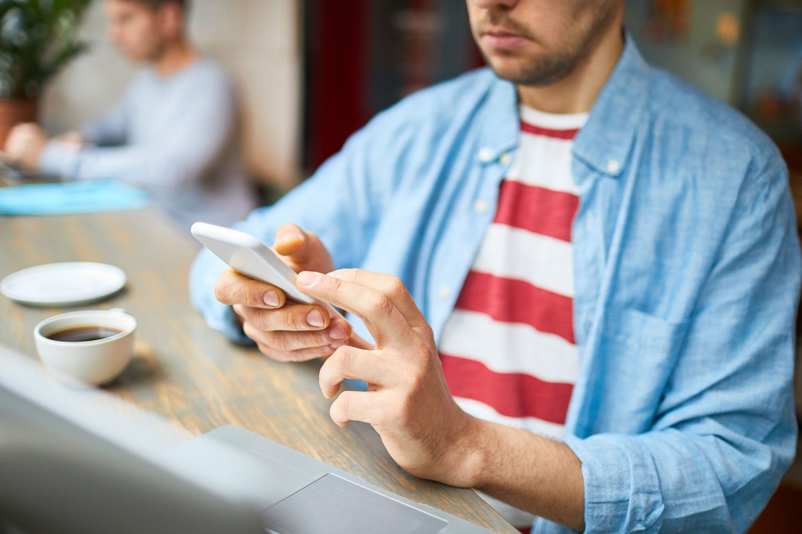 kissfm-artikel-ukraine-helfen-handy