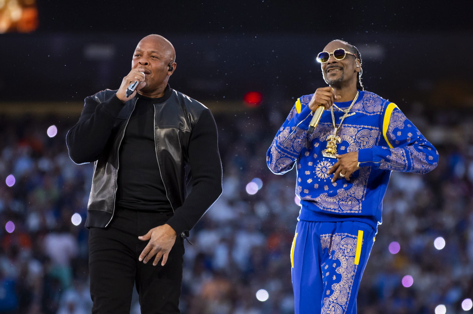 Dr Dre und Snoop Dogg performen bei der Halftime Show