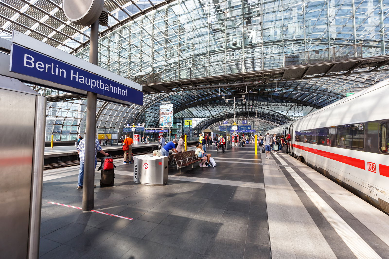 Berlin Hauptbahnhof Bahn tickets 