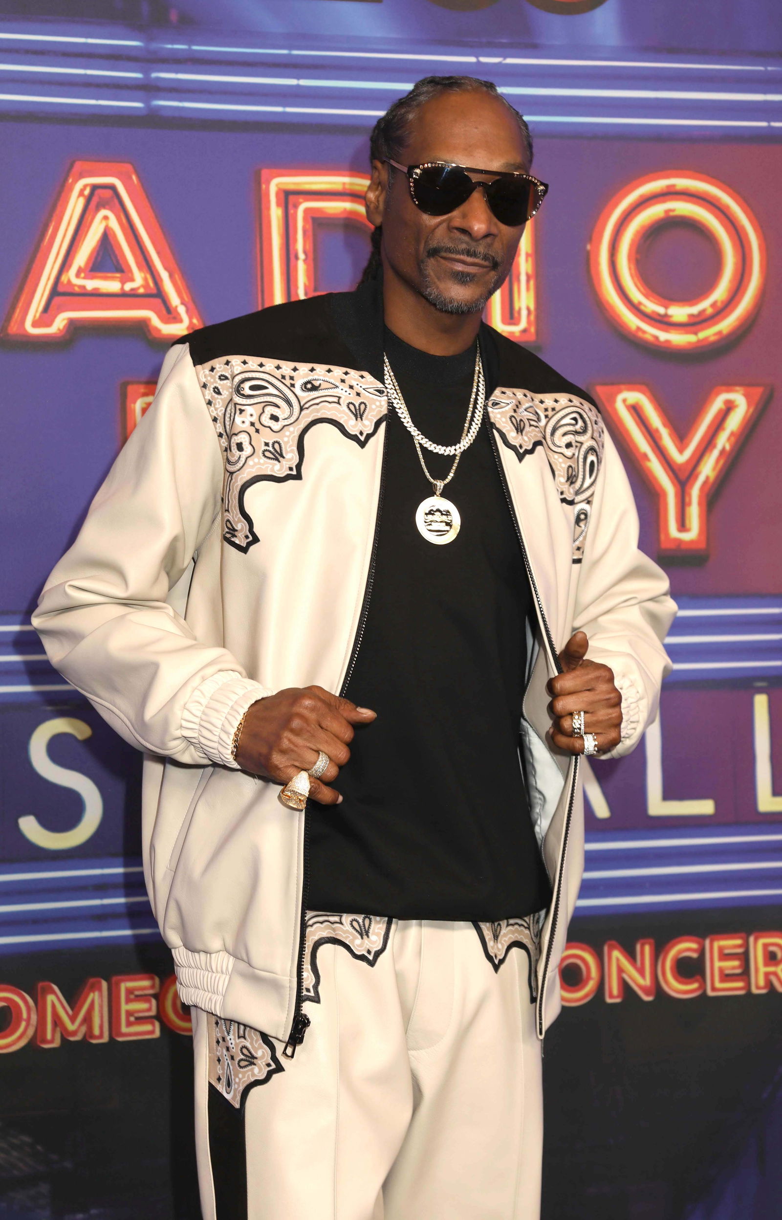 Snoop Dogg als royale Friedenstaube