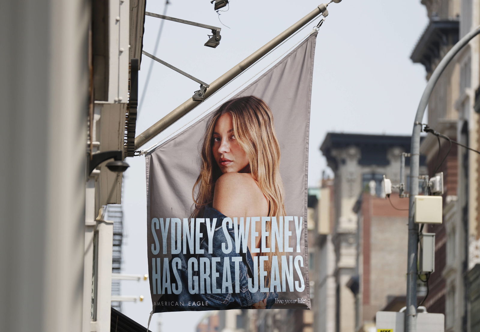 Sydney Sweeney Werbung in Manhattan