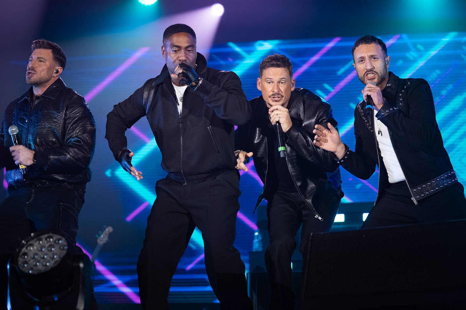 Blue kündigt Comeback an!