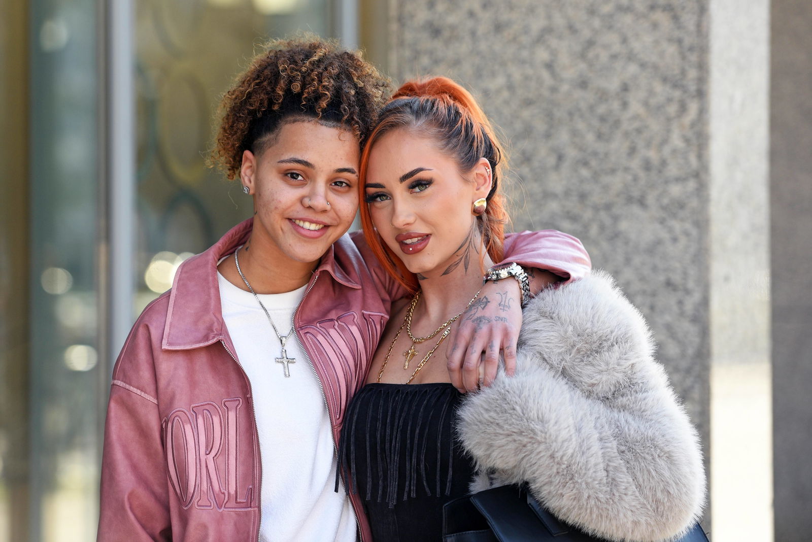 Carina Nagel mit Ehefrau Chika Ojiudo-Ambrose beim CoupleChallenge-Screening