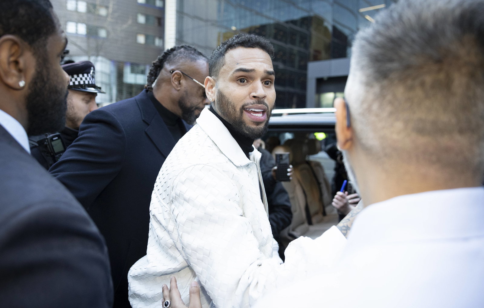 Chris Brown muss blechen